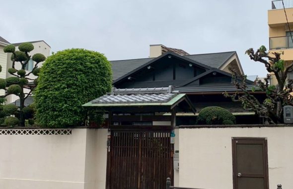 瓦から「スーパーガルテクト」へ。地震に強く、一生モノの屋根へ。（屋根松商店）