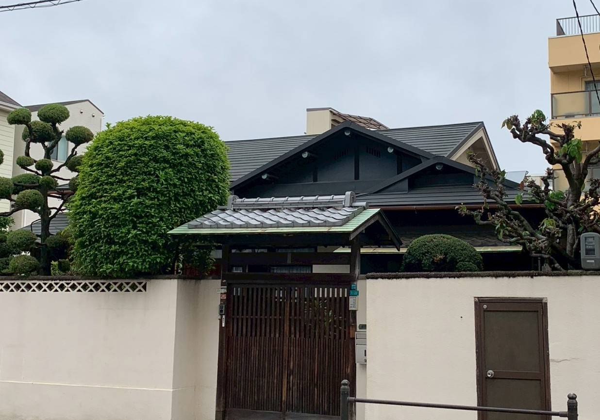 瓦から「スーパーガルテクト」へ。地震に強く、一生モノの屋根へ。（屋根松商店）